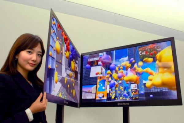 LCD телевизор толщиной 2.6мм - новый мировой рекорд (3 фото)