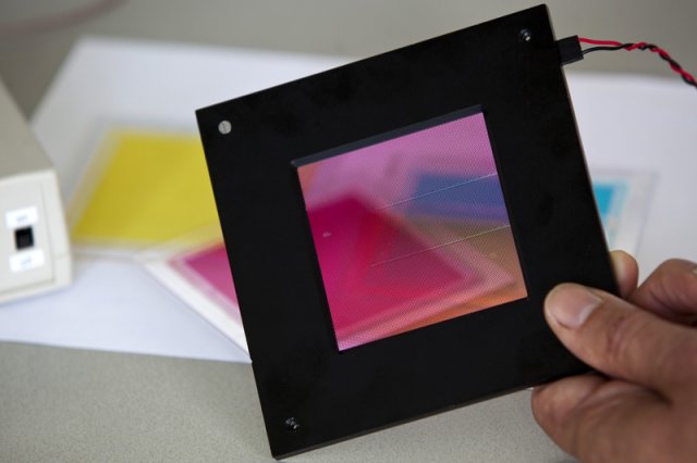 Philips разрабатывает цветную электронную бумагу для бытовой техники (8 фото)