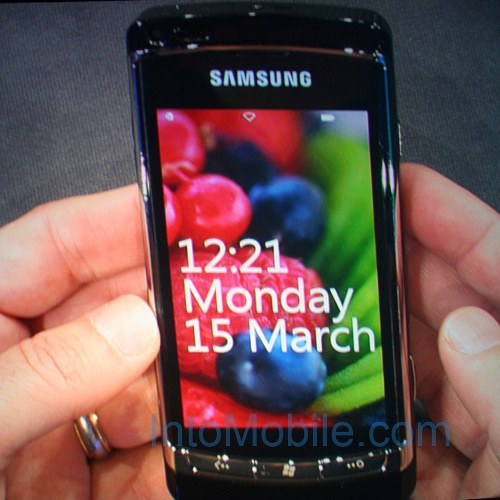 Samsung Omnia HD i8910 - первый коммуникатор на Windows Phone 7