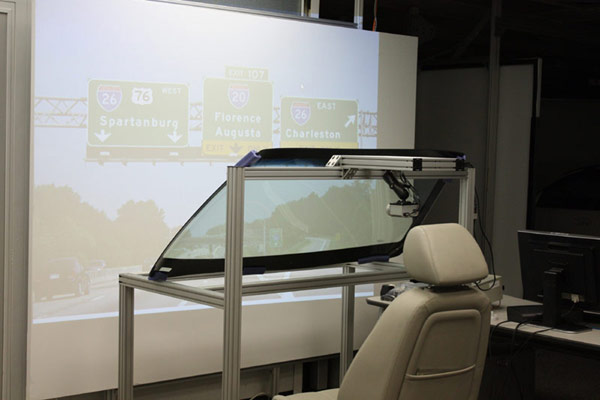 Концепт высокотехнологичного ветрового стекла для автомобиля (видео)