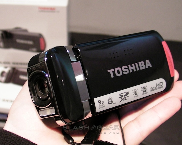 Toshiba представила новые HD камкордеры Camileo SX900 и SX500 (6 фото)