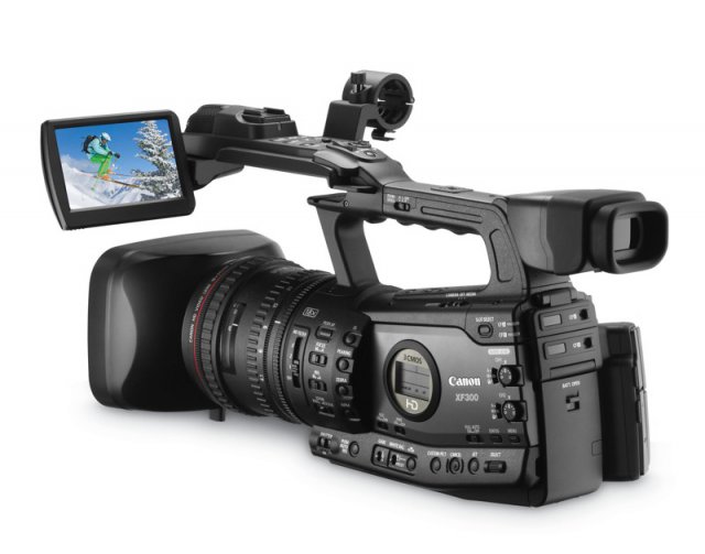 Canon XF300 и XF305 - профессиональные FullHD камеры с поддержкой CF карт памяти