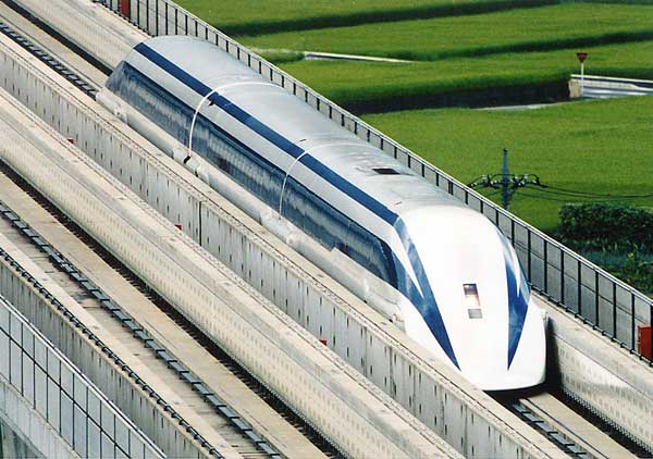 Китайский поезд развивающий скорость 1000 км в час