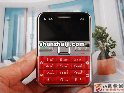 N-KIA E68 - китайский телефон с выдвижным дисплеем (видео)