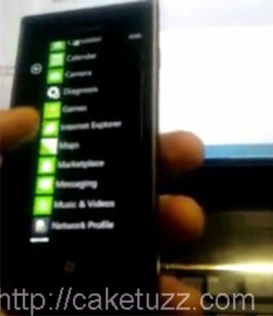 Коммуникатор Samsung I8700 засветился на видео