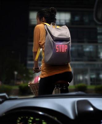 Светодиодный рюкзак для велосипедистов (4 фото)