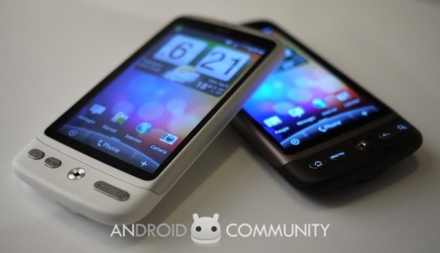 Белый HTC Desire и серебристый HTC Wildfire (14 фото)