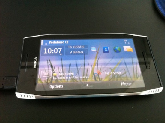 Nokia готовит смартфон Nokia X7-00 (4 фото + видео)
