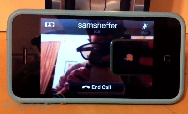 Skype запускает сервис видеозвонков на iPhone (8 фото + 2 видео)