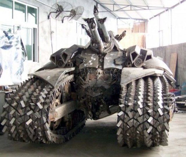 Megatron Tank - китайская копия танка из фильма "трансформеры" (8 фото)