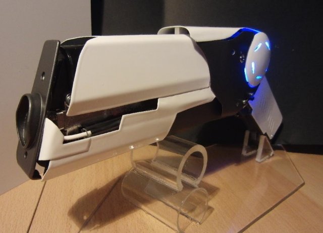 DIY Pulse Laser Gun - самодельный лазерный пистолет (видео)