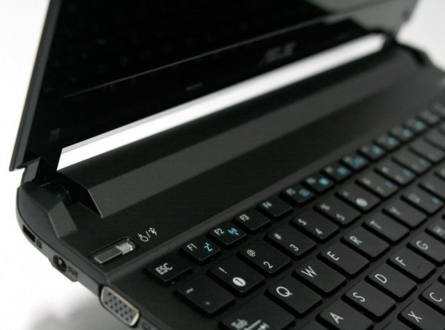 ASUS U36S - тонкий ноутбук на базе Sandy Bridge (3 фото)