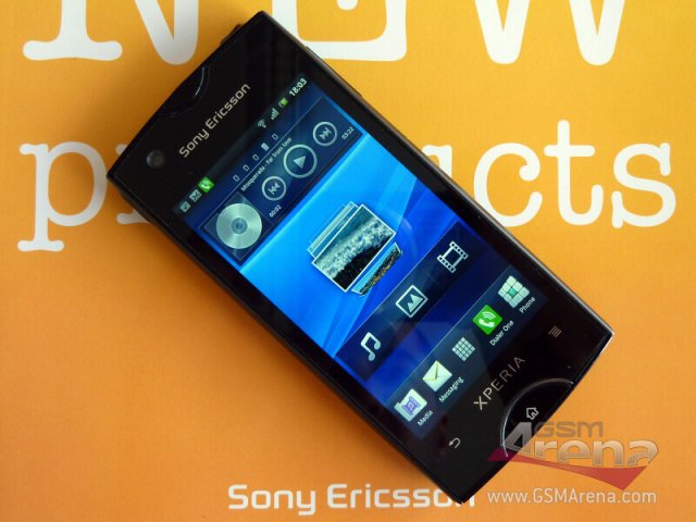Sony Ericsson ST18i - неанонсированный смартфон на базе Android (8 фото)