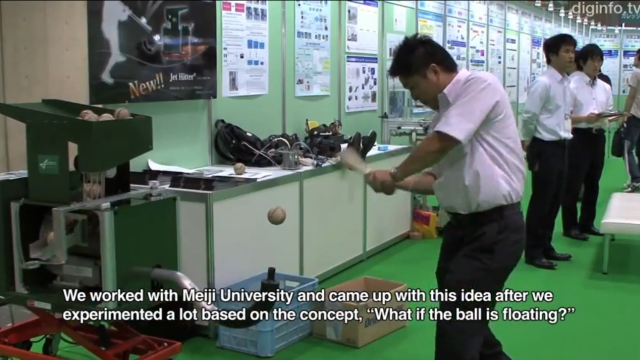 Автоматический подаватель мячей (видео)