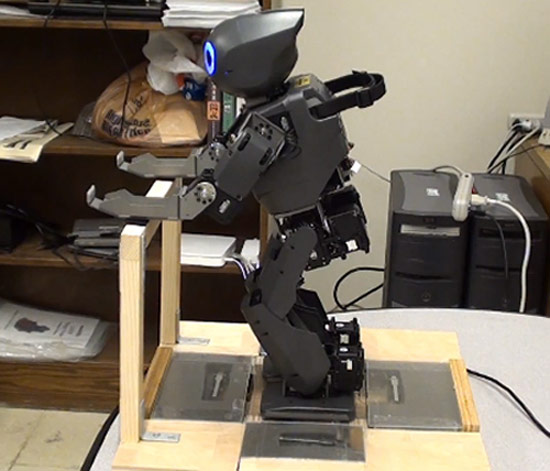 Уроки танцев для робота (видео)