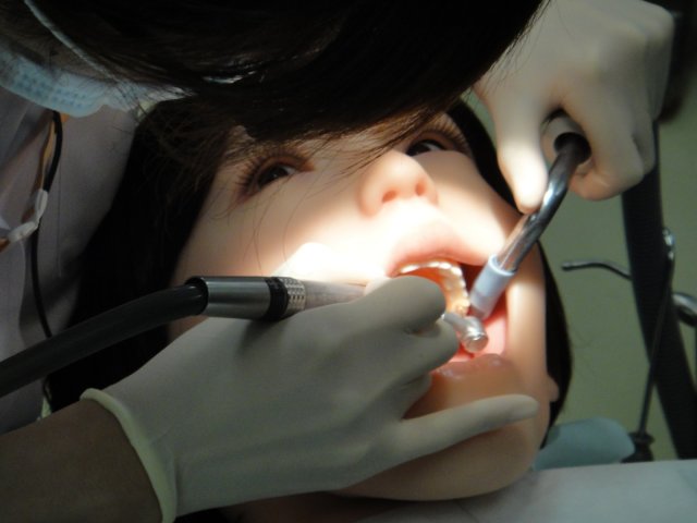 Showa Hanako 2 - робот-пациент для стоматологов (5 фото + видео)