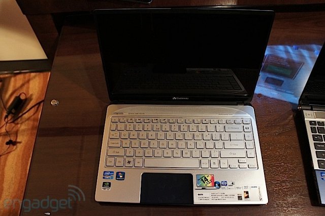 Три новых ноутбука от Gateway (10 фото)