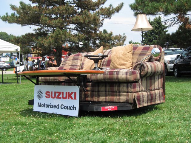 Самоходный диван от Suzuki  (14 фото + видео)