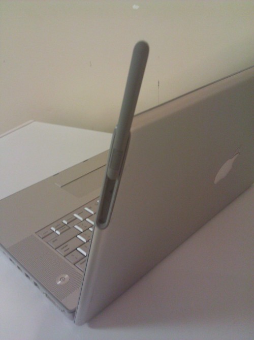 MacBook Pro с 3G-модемом (12 фото)