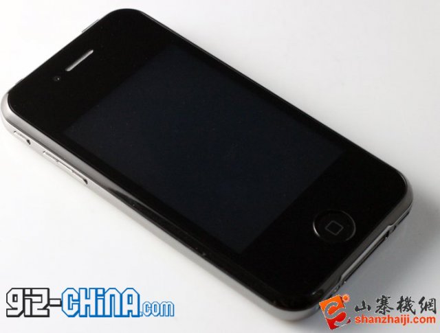 Китайский "клон" ещё невышедшего iPhone 5 (4 фото)