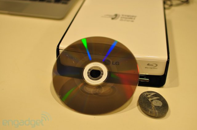 M-Disc сохранит данные на 1000 лет (9 фото + видео)