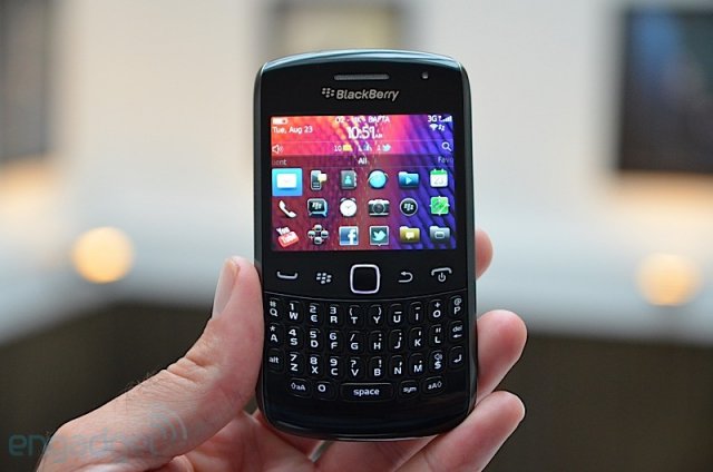 Анонсированы смартфоны BlackBerry Curve - 9350, 9360 и 9370 (18 фото + видео)