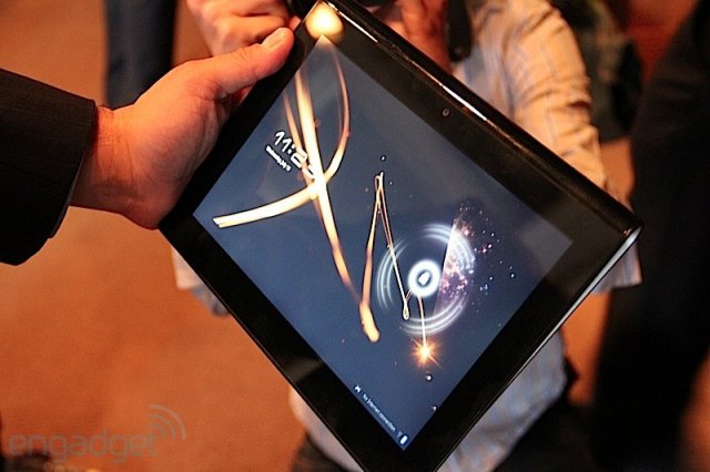 Анонсирована дата выхода планшета Sony S1 (Sony Tablet S) (15 фото)