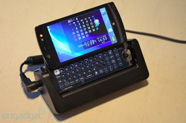 Fujitsu LOOX F-07C - смартфон с гибридной ОС (19 фото + видео)