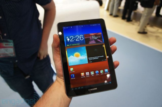 Официальный анонс планшета Samsung Galaxy Tab 7.7 (19 фото + видео)
