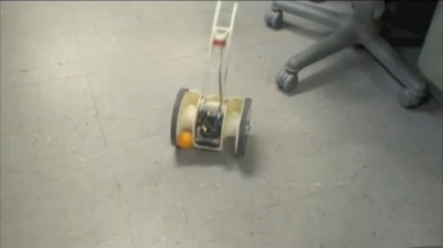 iFling - робот бросающий мяч (видео)