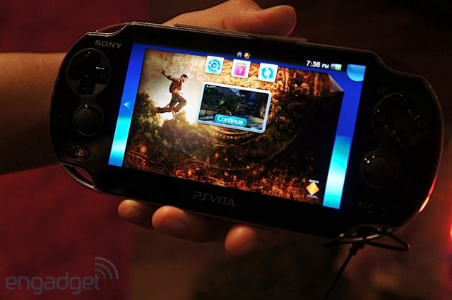 Живые фото PlayStation Vita (17 фото)