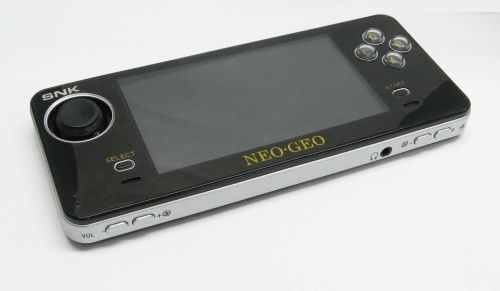 Портативная игровая консоль Neo-Geo (5 фото)