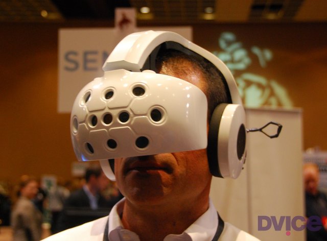Интерактивный шлем виртуальной реальности от Sensics (6 фото + видео)