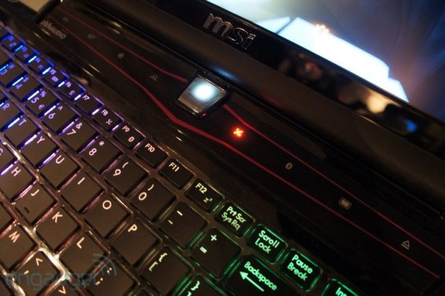 Супермощный геймерский ноутбук MSI GT783 (12 фото)