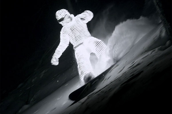 Светящийся сноубордист (видео)