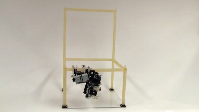 Перспективный робот-строитель (видео)