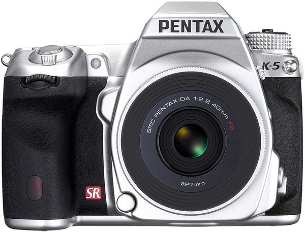 Pentax K-5 Silver - зеркалка с безумно тонким объективом (5 фото)