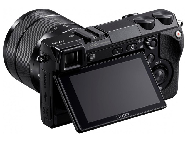 Sony начала продажи камеры NEX-7
