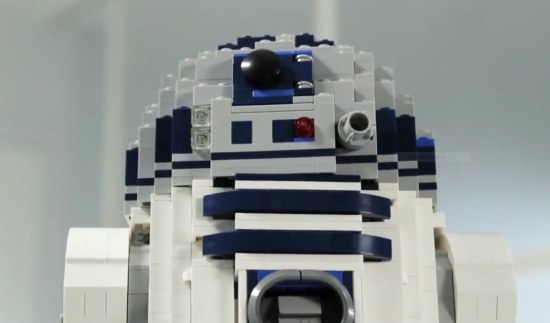 Робот R2-D2 из Lego (видео)