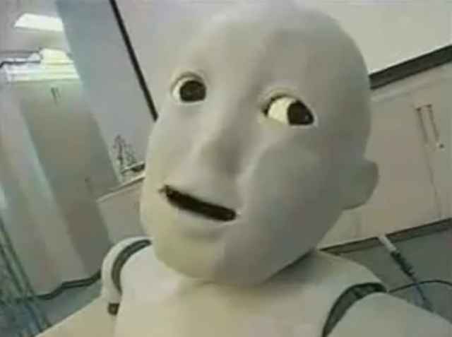 Робот-ребёнок (видео)