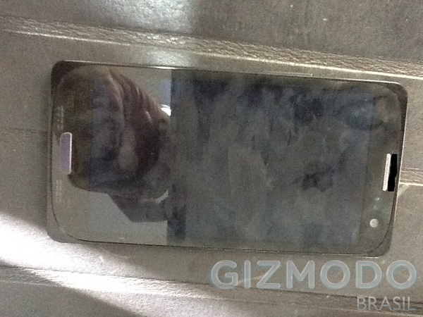 Журналисты Gizmodo раздобыли фото Galaxy S III