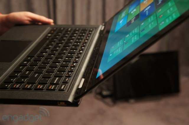Lenovo IdeaPad Yoga - очень дорогой мобильный ПК (17 фото + видео)
