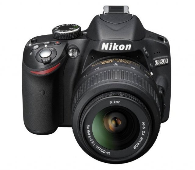 Nikon D3200 – зеркалка с разрешением 24Мп (2 фото + видео)