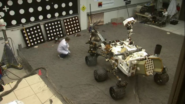 Испытания марсохода Rover продолжаются на Земле (2 видео)