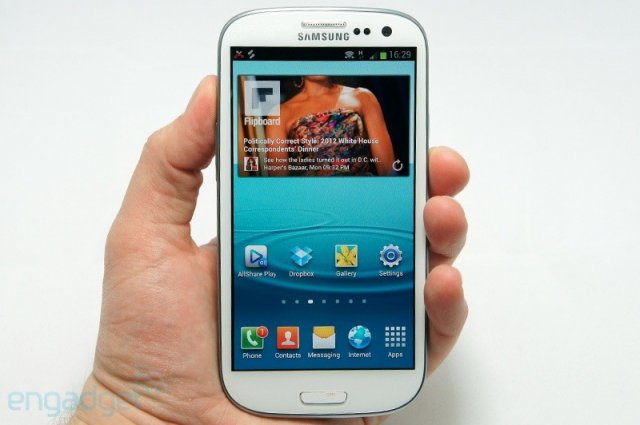 Samsung Galaxy SIII официально анонсирован (23 фото)