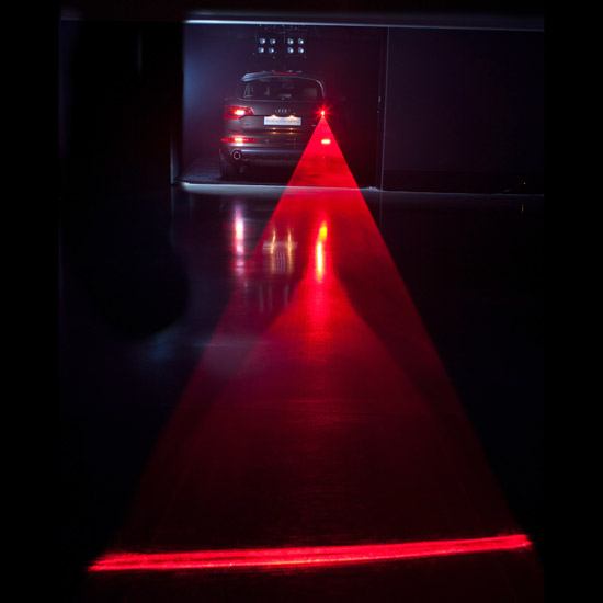 Лазерный стоп-сигнал от Audi (видео)