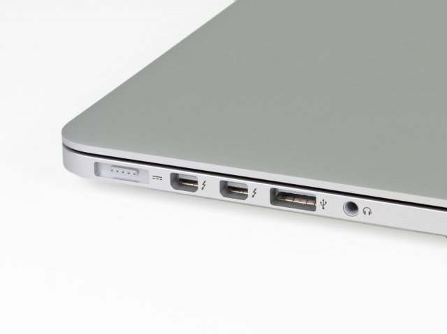 Новый MacBook Pro разобрали на части (21 фото)