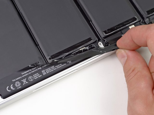 Новый MacBook Pro разобрали на части (21 фото)