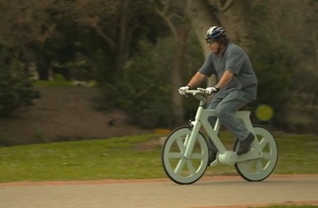"Бумажный" велосипед за $9 (видео)