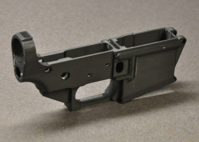 На 3D-принтере научились печатать оружие (3 фото)